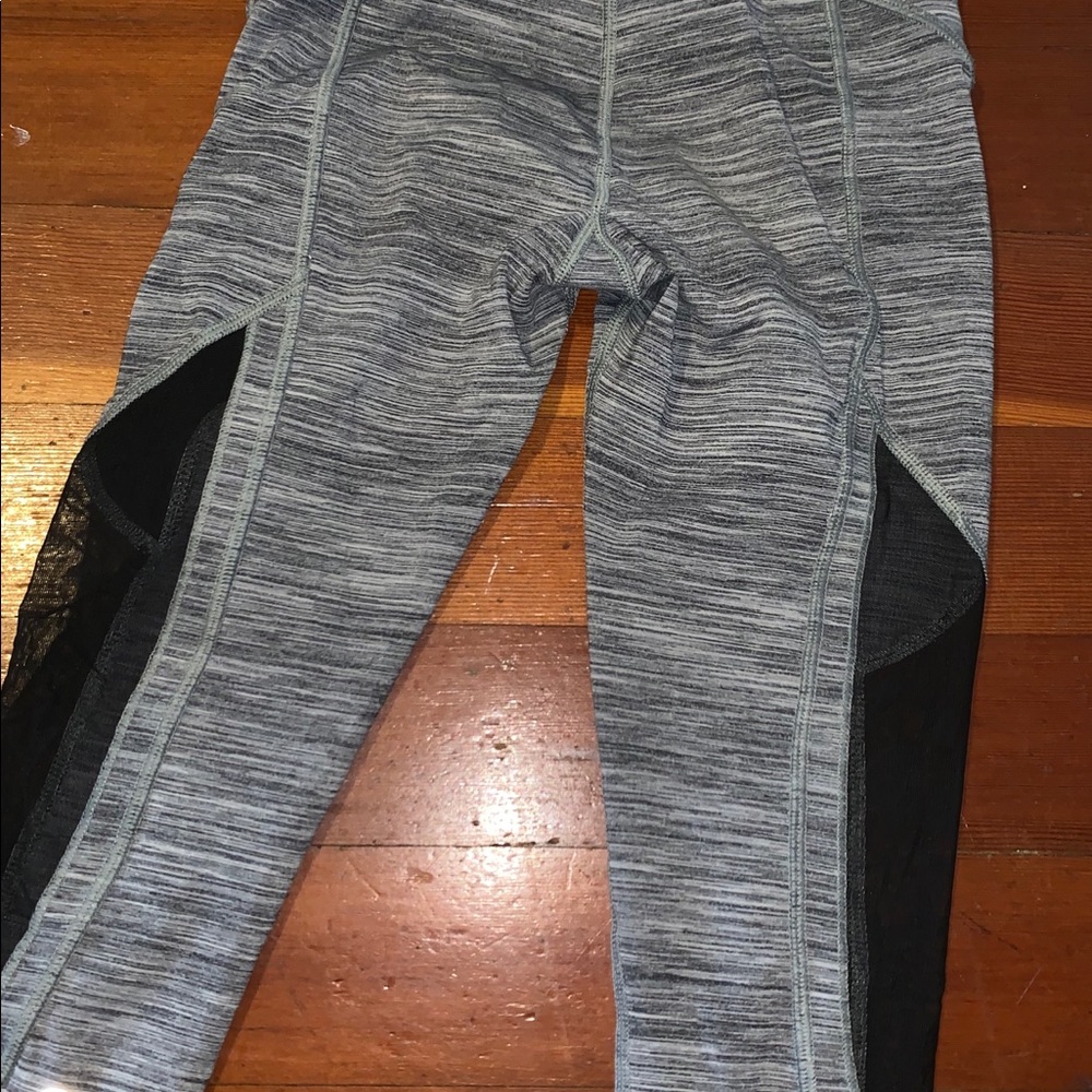 Grey lululemon leggings, calf length